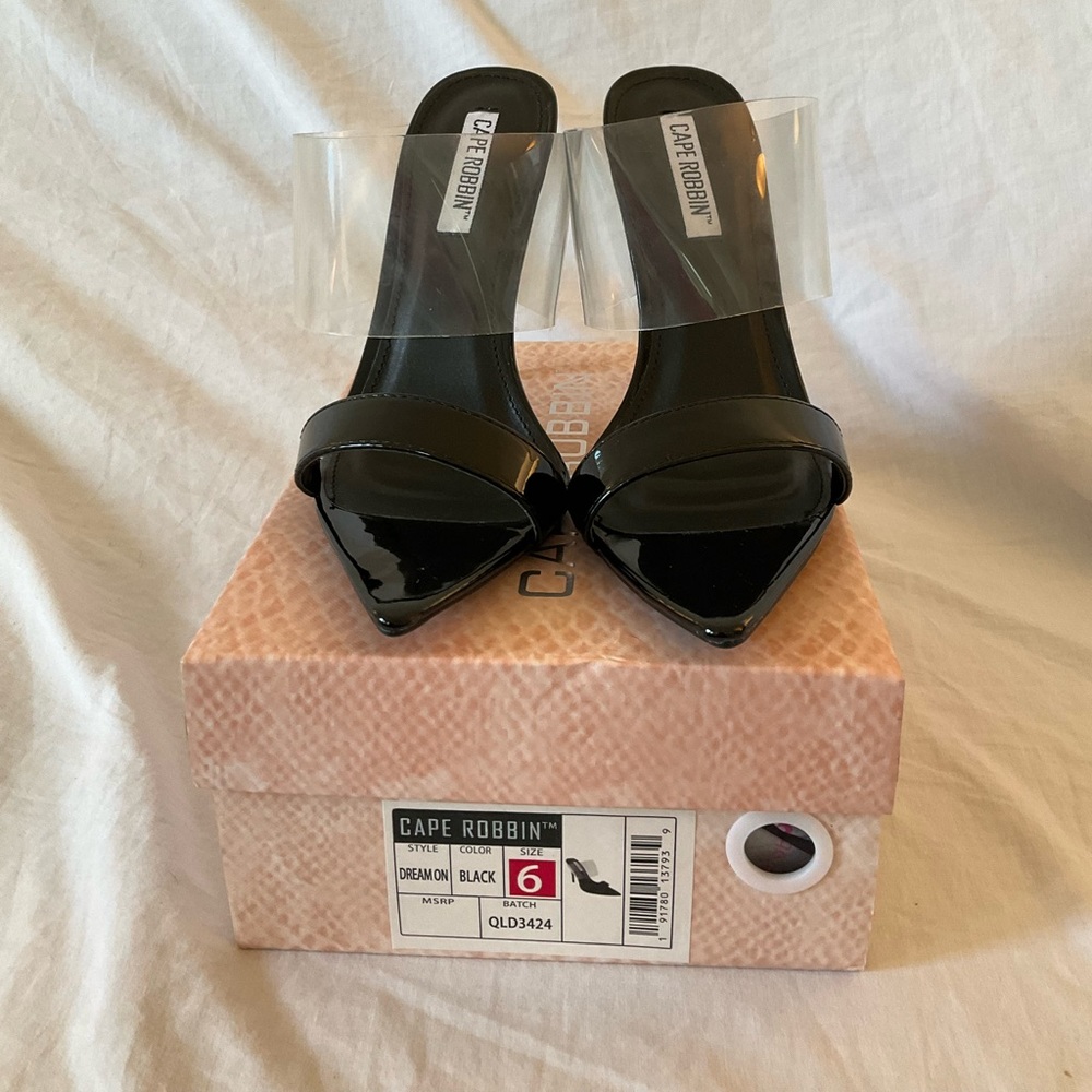 Cape Robbin Dream On Slip On Heels Size 6.